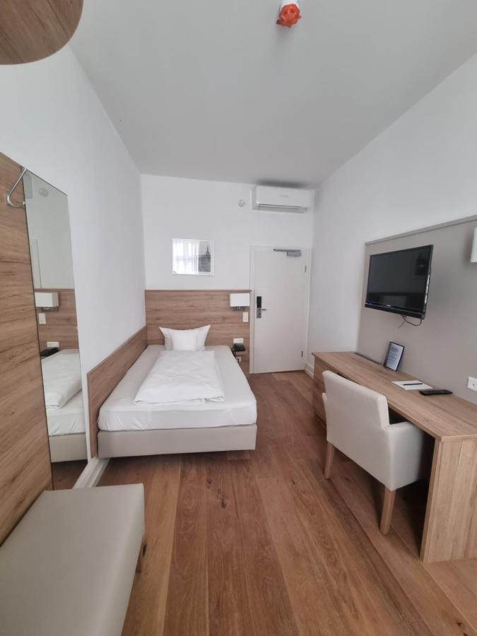 Single Room,1191298993:JPEG
